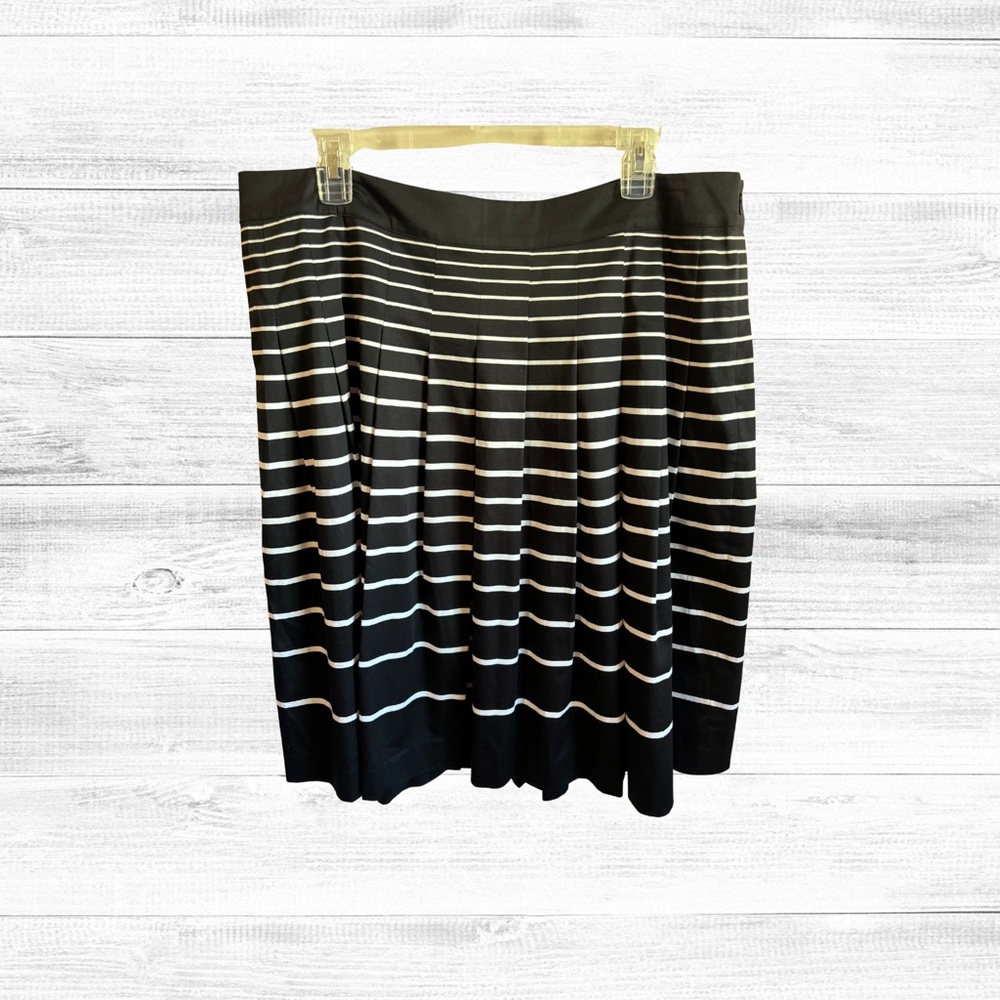 Talbots black&white stripped pleated skirt size 16